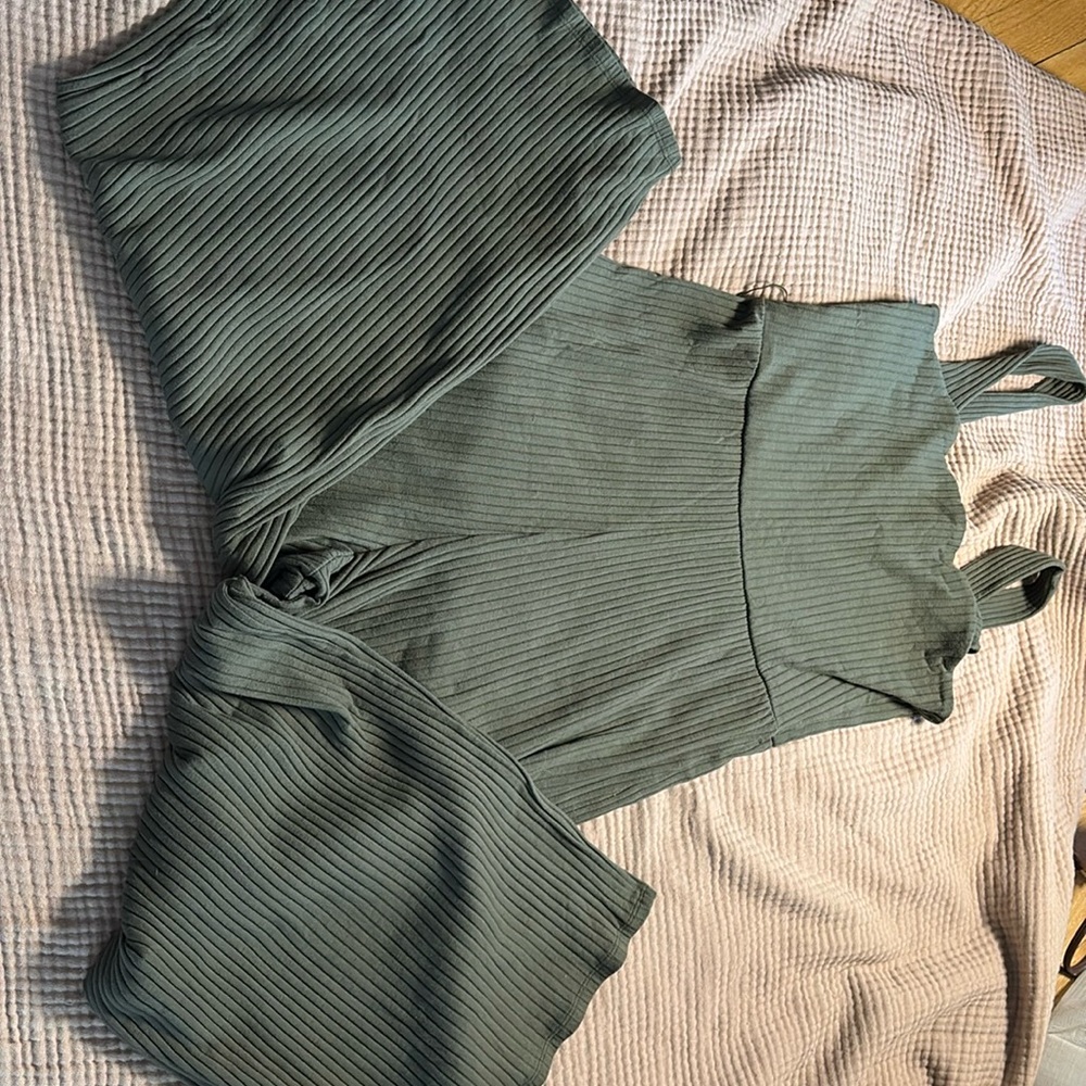 American eagle soft jumper cropped